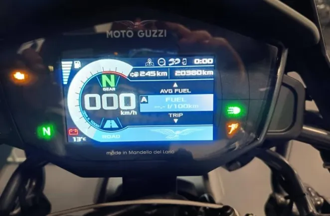 MOTO-GUZZI V85 TT 850 ABS + TC