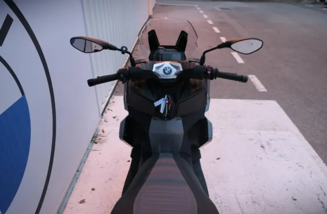 BMW 400 X Pack Confort + Top Case