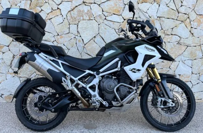 TRIUMPH 1200 Rally Pro