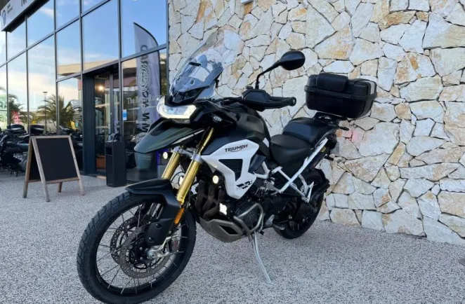 TRIUMPH 1200 Rally Pro