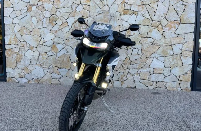 TRIUMPH 1200 Rally Pro