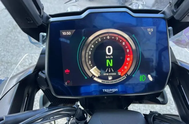 TRIUMPH 1200 Rally Pro