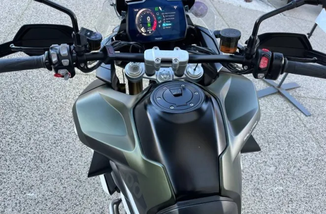 TRIUMPH 1200 Rally Pro