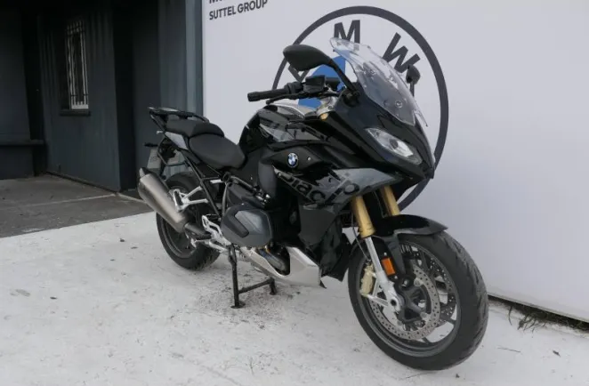 BMW 1250 RS Evo Style Triple Black Finition Pro