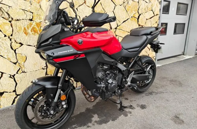 YAMAHA 9 900