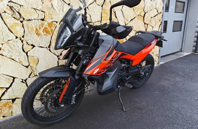 KTM 890 2024