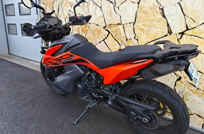 KTM 890 2024