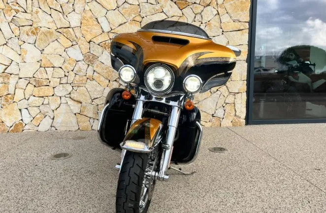 HARLEY-DAVIDSON TOURING ELECTRA GLIDE 1800 ULTRA LIMITED CVO FLHTKSE