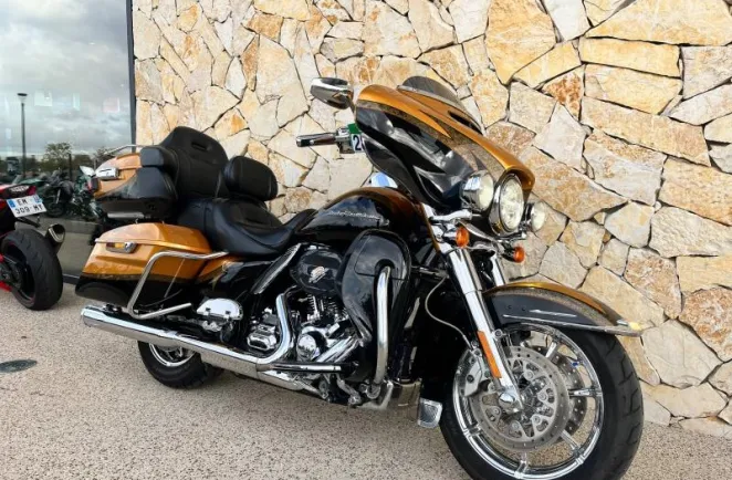 HARLEY-DAVIDSON TOURING ELECTRA GLIDE 1800 ULTRA LIMITED CVO FLHTKSE