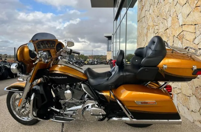 HARLEY-DAVIDSON TOURING ELECTRA GLIDE 1800 ULTRA LIMITED CVO FLHTKSE