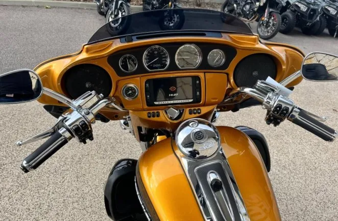 HARLEY-DAVIDSON TOURING ELECTRA GLIDE 1800 ULTRA LIMITED CVO FLHTKSE