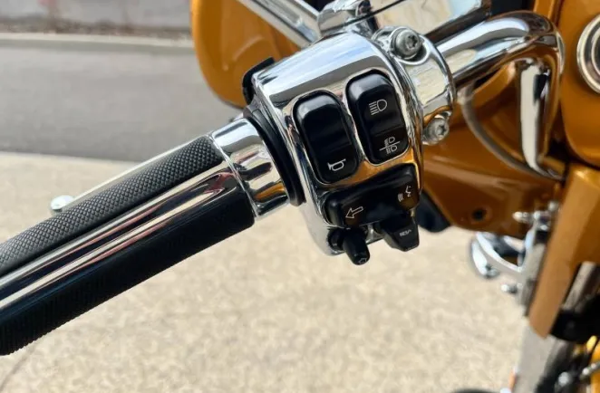 HARLEY-DAVIDSON TOURING ELECTRA GLIDE 1800 ULTRA LIMITED CVO FLHTKSE