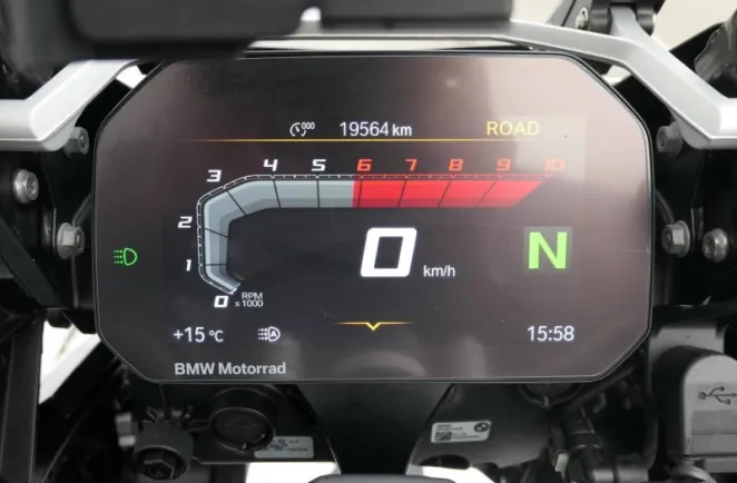 BMW 1250 GS Adventure Style Triple Black Finition Pro + Top Case