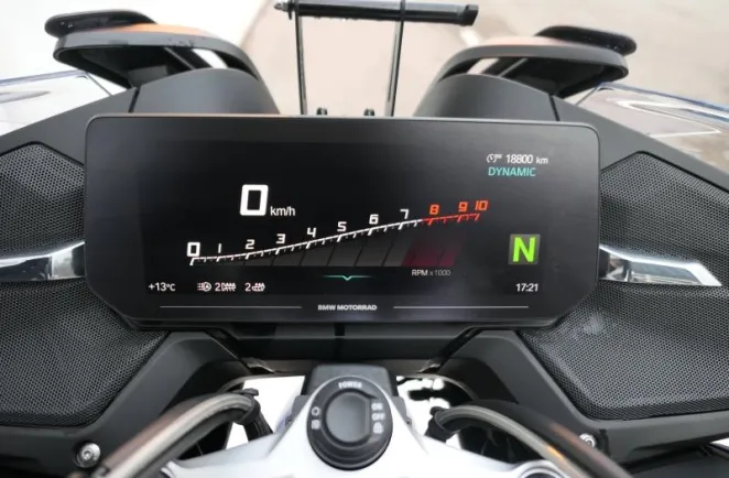 BMW 1250 RT Style Sport Finition Pro + Radio + Top Case