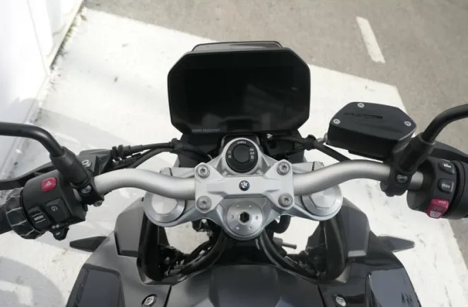 BMW 900 R 105ch Style Triple Black Pack Confort + Actif