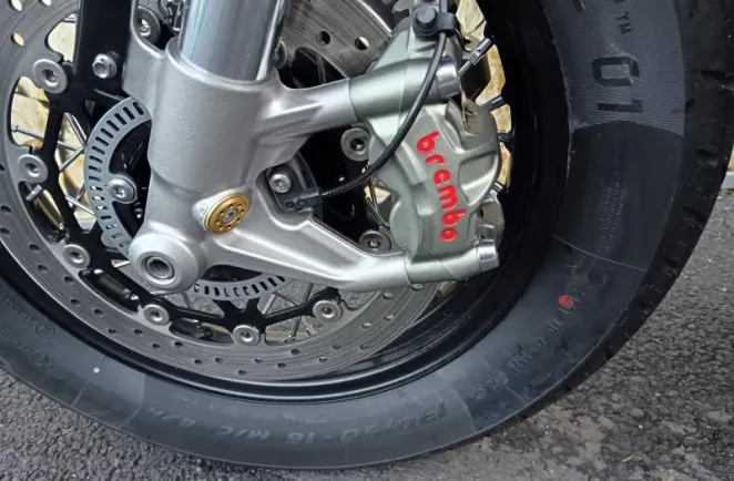 TRIUMPH Bobber 1200 ABS