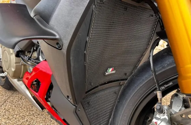 DUCATI 1103 Streetfighter V4 S