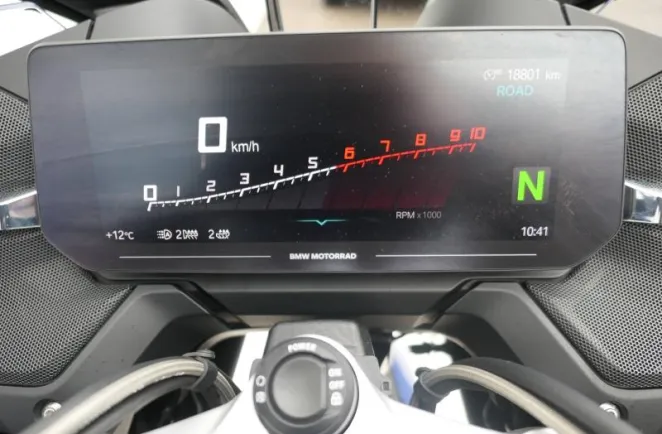 BMW 1250 RT Style Sport Finition Pro + Radio + Top Case