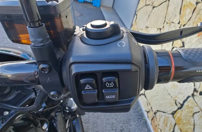 HARLEY-DAVIDSON 975 Noir