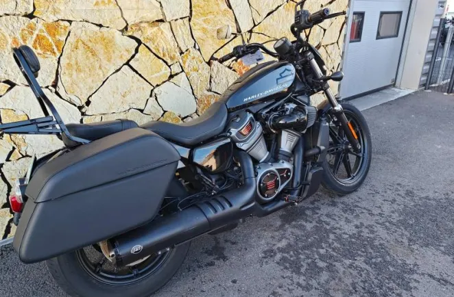 HARLEY-DAVIDSON 975 Noir