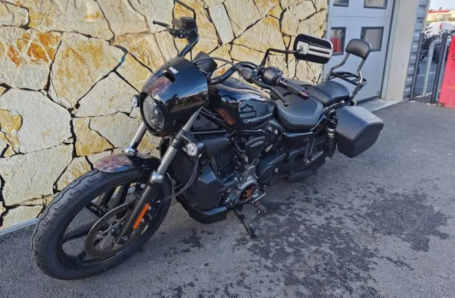 HARLEY-DAVIDSON 975 Noir