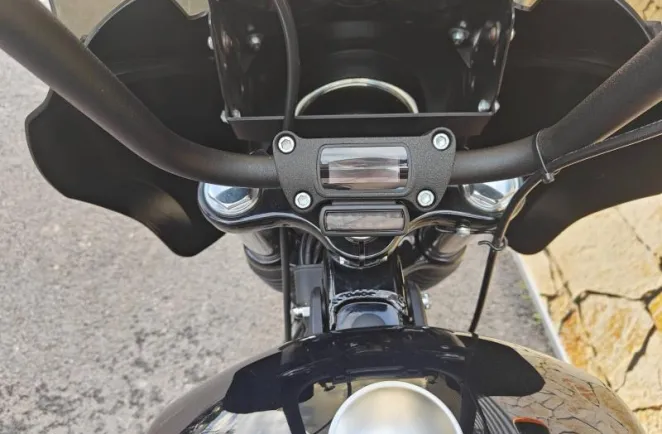 HARLEY-DAVIDSON Custom 1868 Couleur 2022