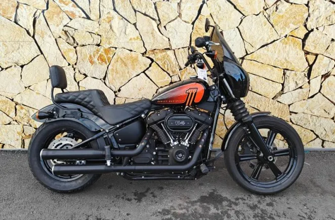 HARLEY-DAVIDSON Custom 1868 Couleur 2022