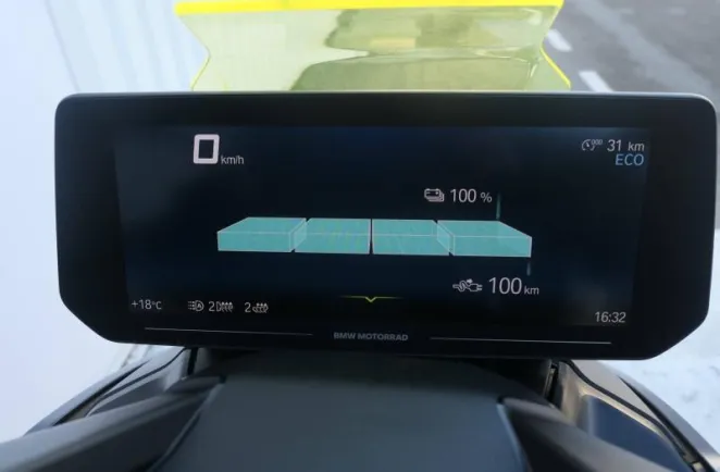 BMW E04 (125cm3) Finition Pro Style Avantgarde CE04 CE 04 11kw Permis A1