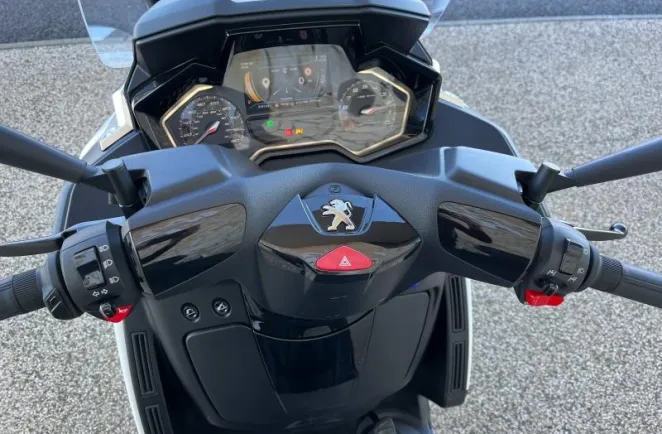 PEUGEOT 400 SW + options