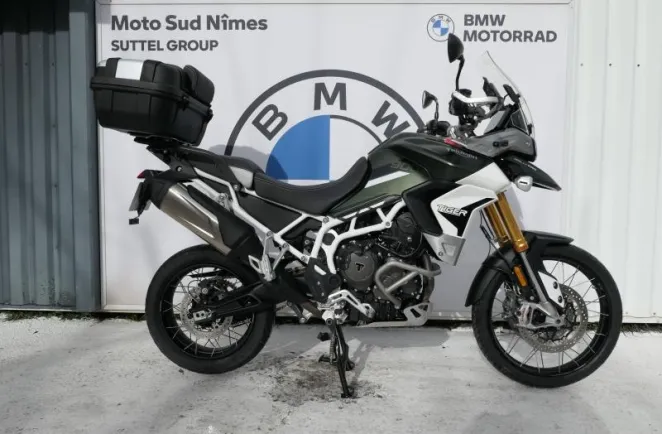 TRIUMPH 900 Rally Pro A2 + Top Case