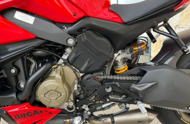 DUCATI 1103  V4 S 2023 avec Pot Akrapovic