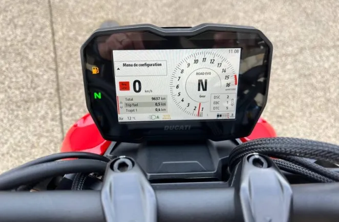 DUCATI 1103  V4 S 2023 avec Pot Akrapovic