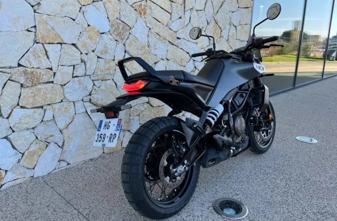 HUSQVARNA 401  35KM SEULEMENT GRIS/NOIR