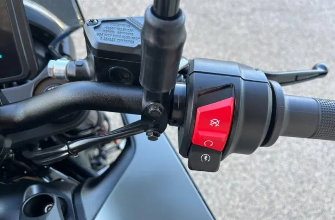 HUSQVARNA 401  35KM SEULEMENT GRIS/NOIR