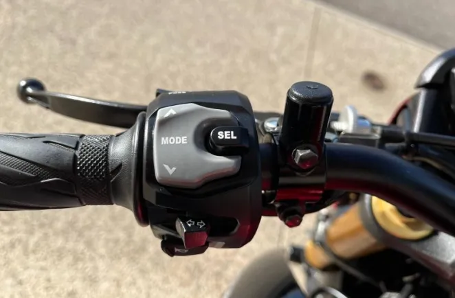 SUZUKI 1000 ABS 2018 + OPTIONS