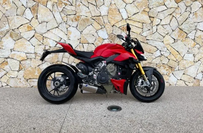 DUCATI 1103 V4 S + OPTIONS
