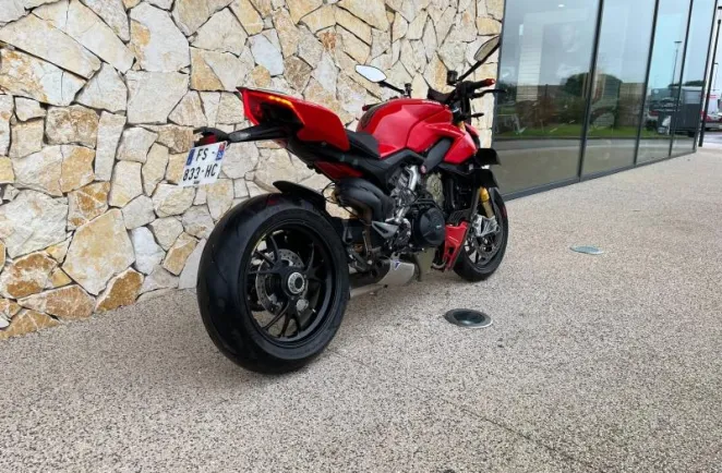 DUCATI 1103 V4 S + OPTIONS