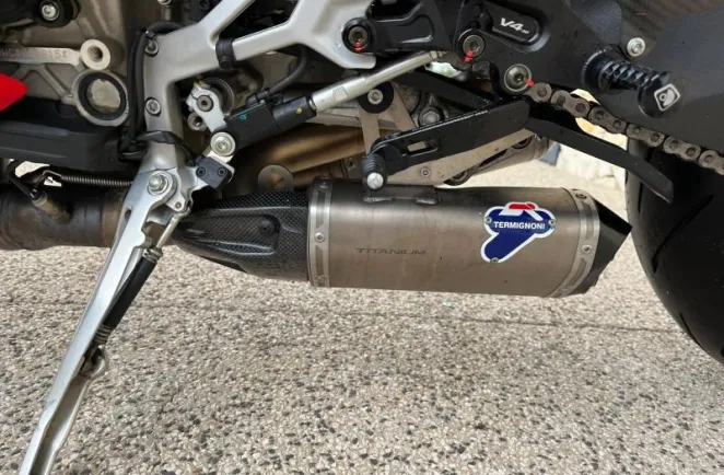DUCATI 1103 V4 S + OPTIONS