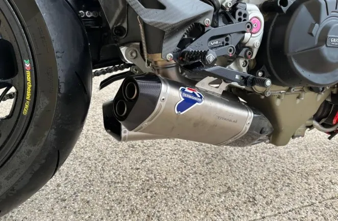 DUCATI 1103 V4 S + OPTIONS