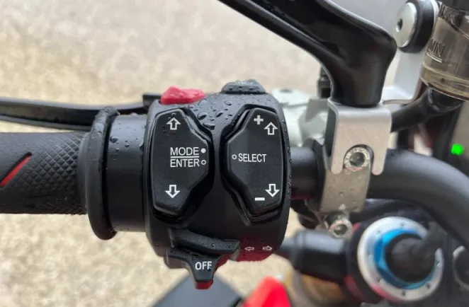 DUCATI 1103 V4 S + OPTIONS