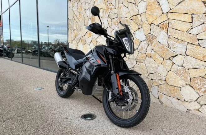 KTM 890 2023