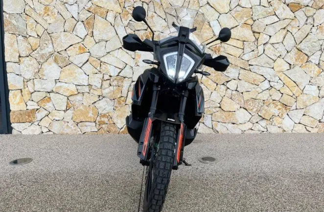 KTM 890 2023