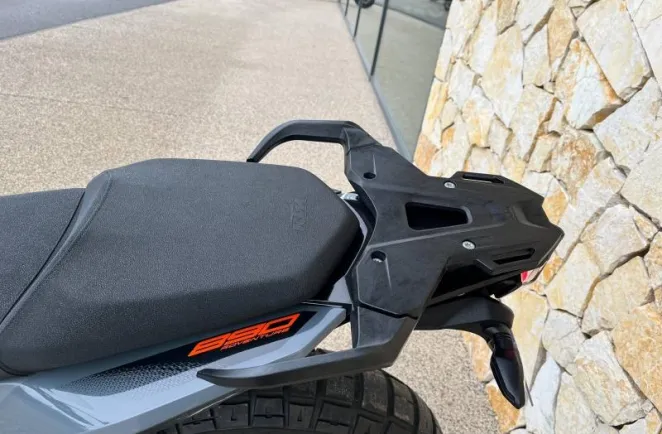 KTM 890 2023