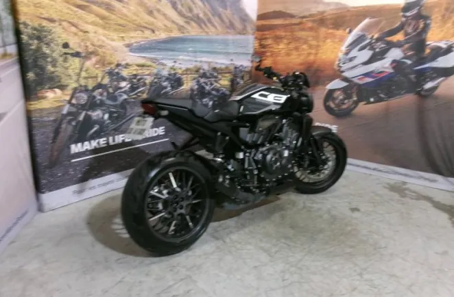 HONDA CB 1000 R+ 2023