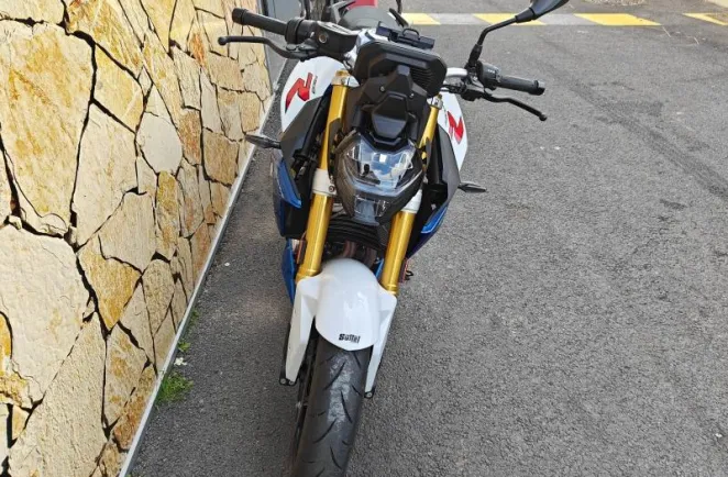 BMW F 900 R