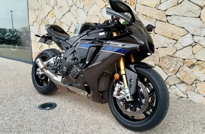 YAMAHA YZF-R1M 1000 2024