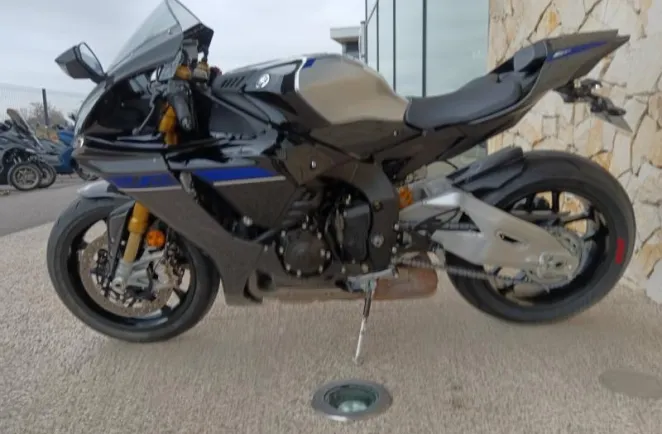 YAMAHA YZF-R1M 1000 2024