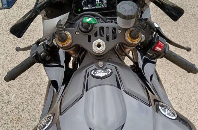 YAMAHA YZF-R1M 1000 2024