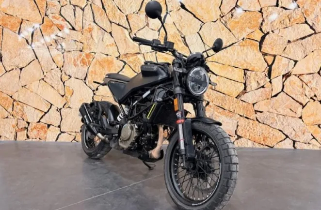 HUSQVARNA Svartpilen 125