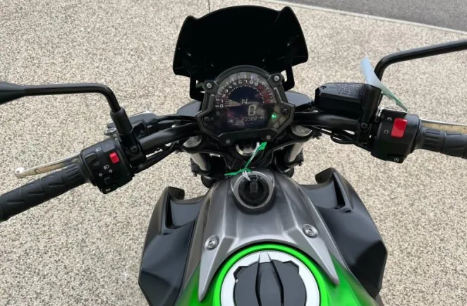 KAWASAKI 650 ABS 2018 A2